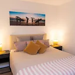 Appartamento Sweeping Views 1bd 100m To Poniente *