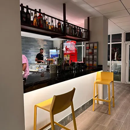 Sweeping Views 1bd 100m To Poniente 公寓 *