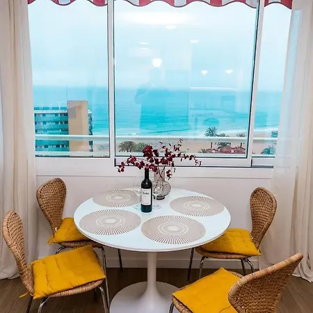 Sweeping Views 1bd 100m To Poniente 아파트