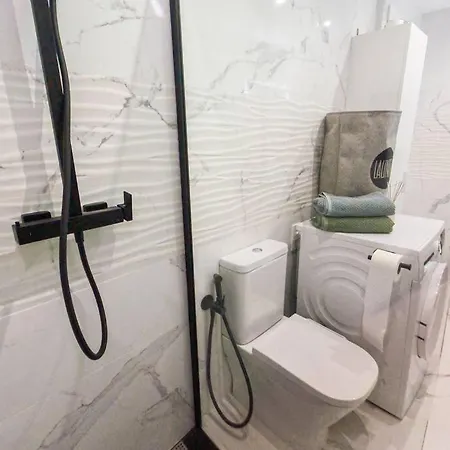 Sweeping Views 1bd 100m To Poniente 베니돔