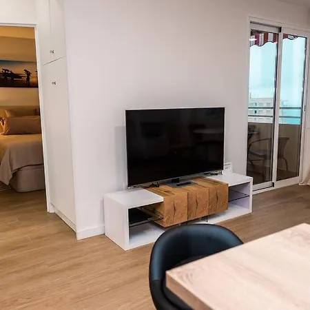Sweeping Views 1bd 100m To Poniente