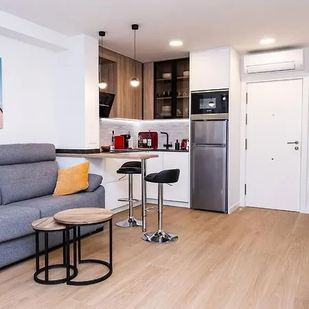 아파트 Sweeping Views 1bd 100m To Poniente *