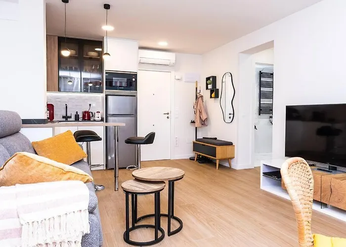 公寓 Sweeping Views 1bd 100m To Poniente *