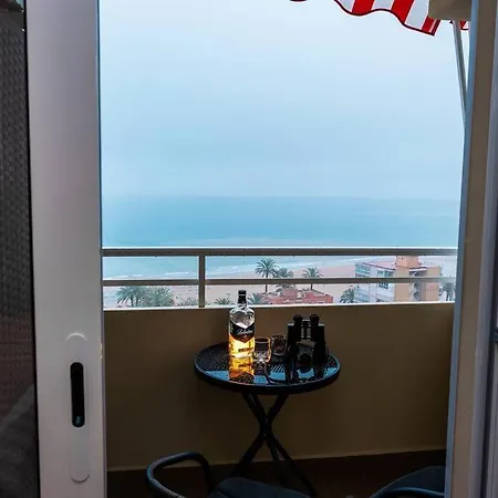 Sweeping Views 1bd 100m To Poniente شقة
